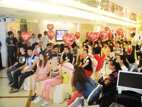 “我們約會(huì)吧！”大型相親派對(duì)掠影（圖）